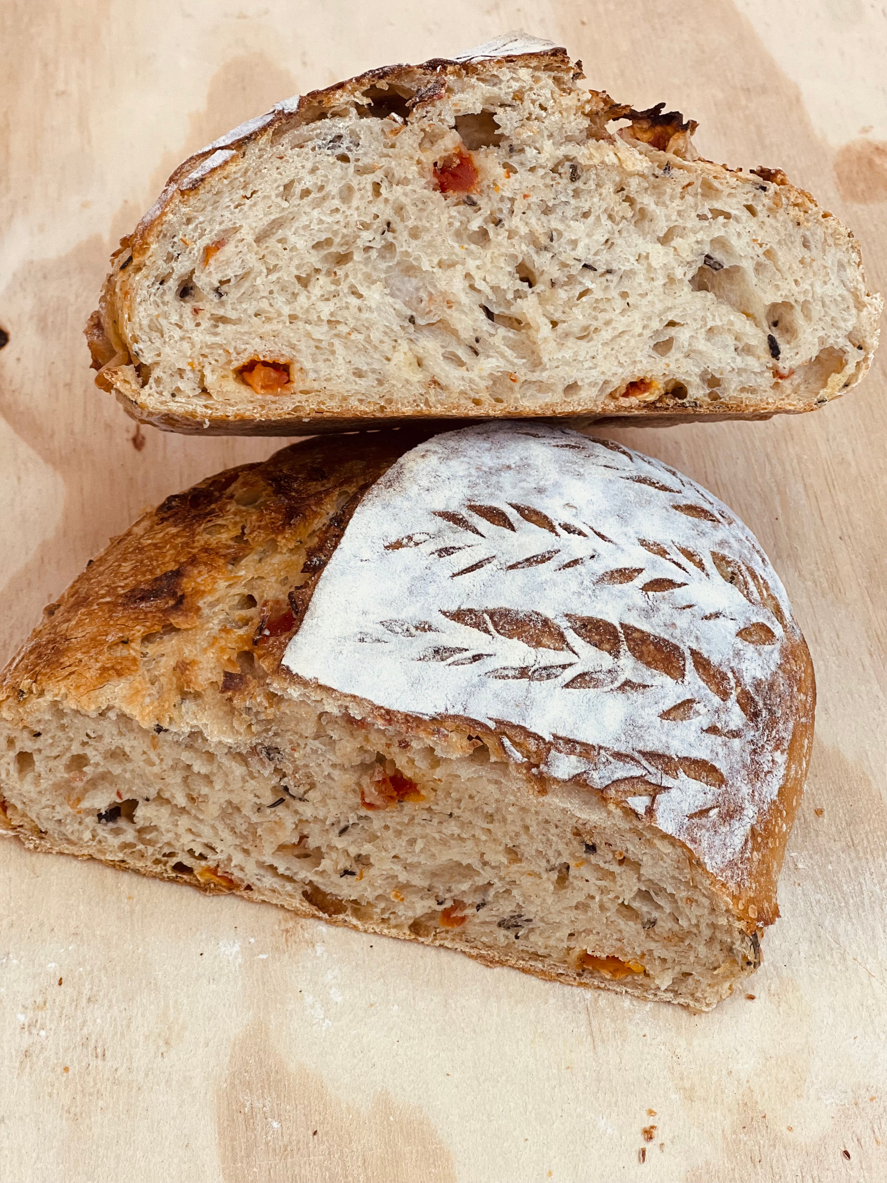 Tomate & Rosemary Sourdough Bread