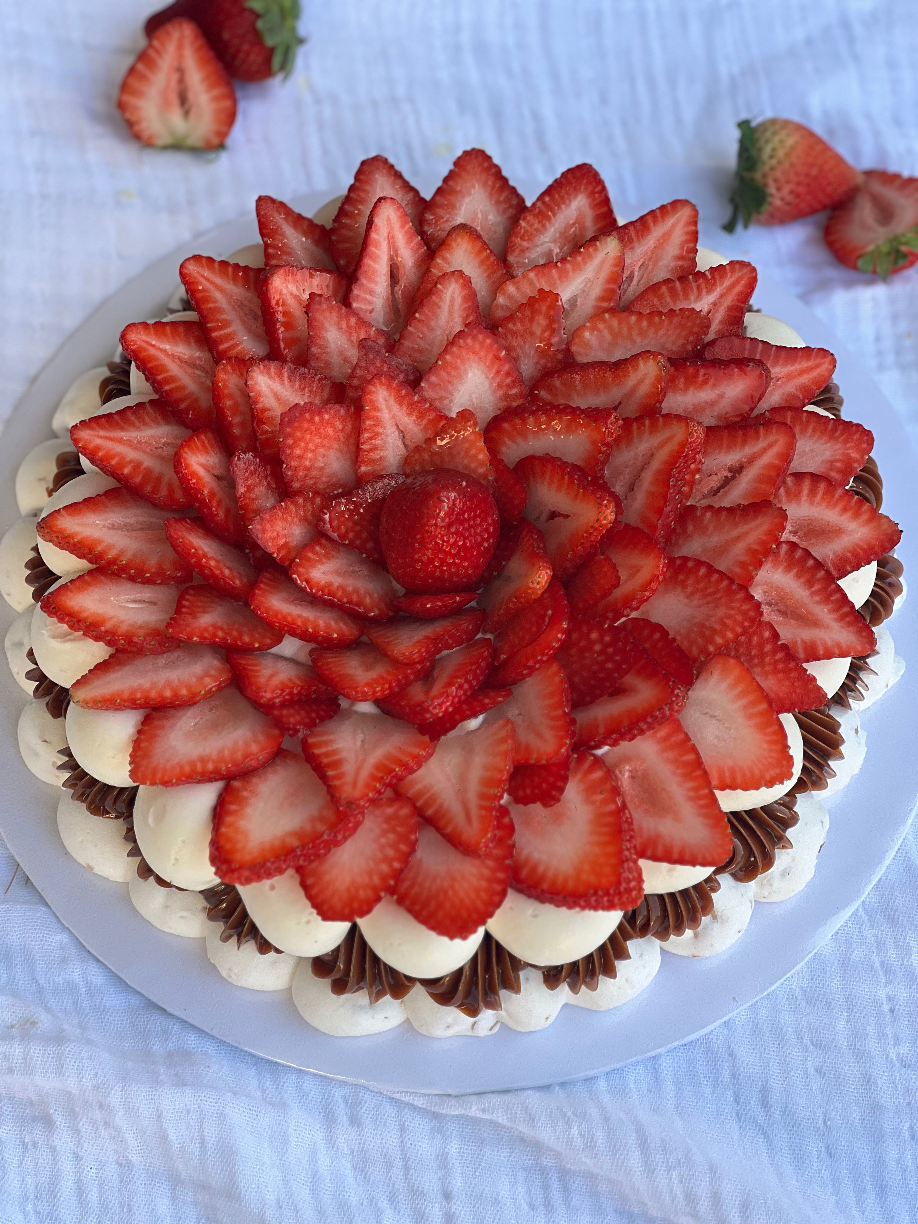 Pavlova Strawberrys