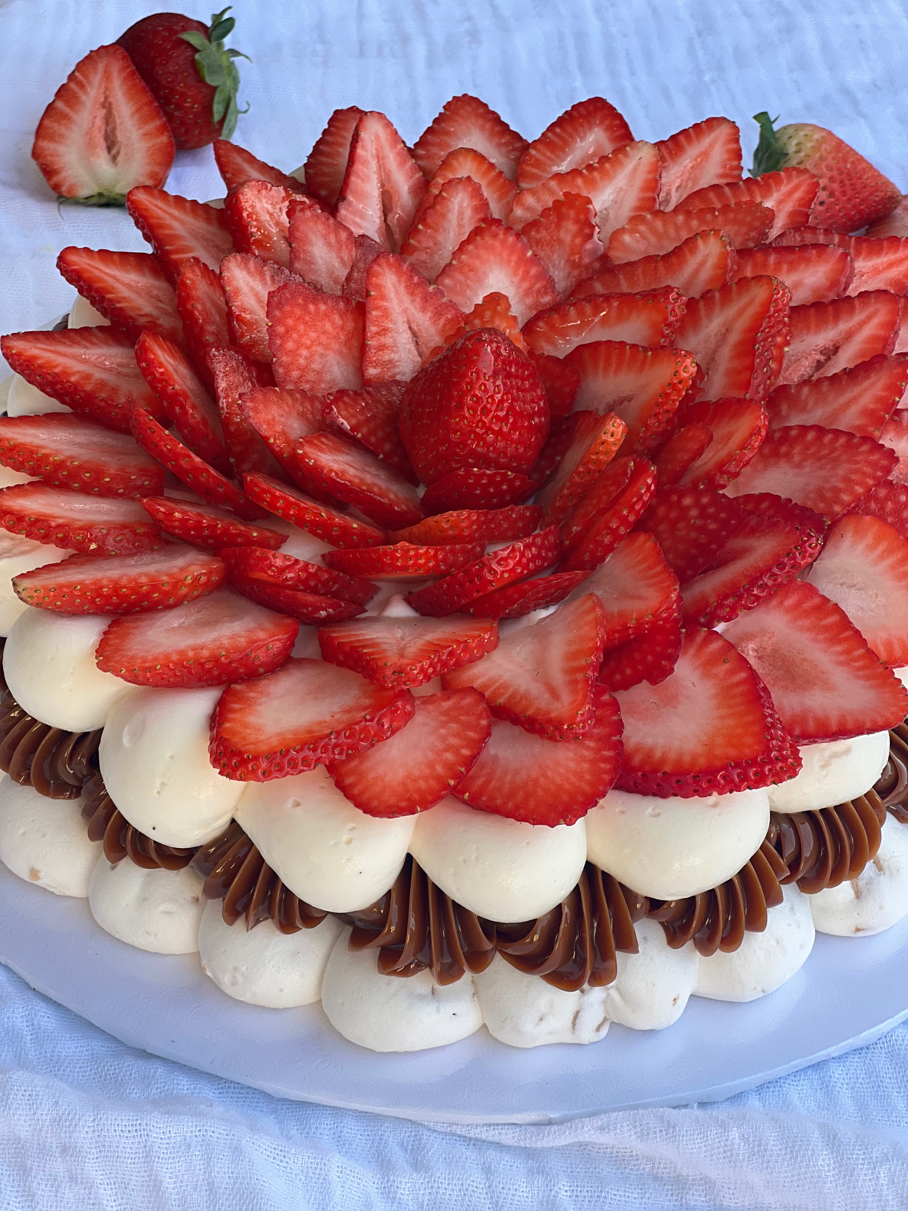 Pavlova Strawberrys