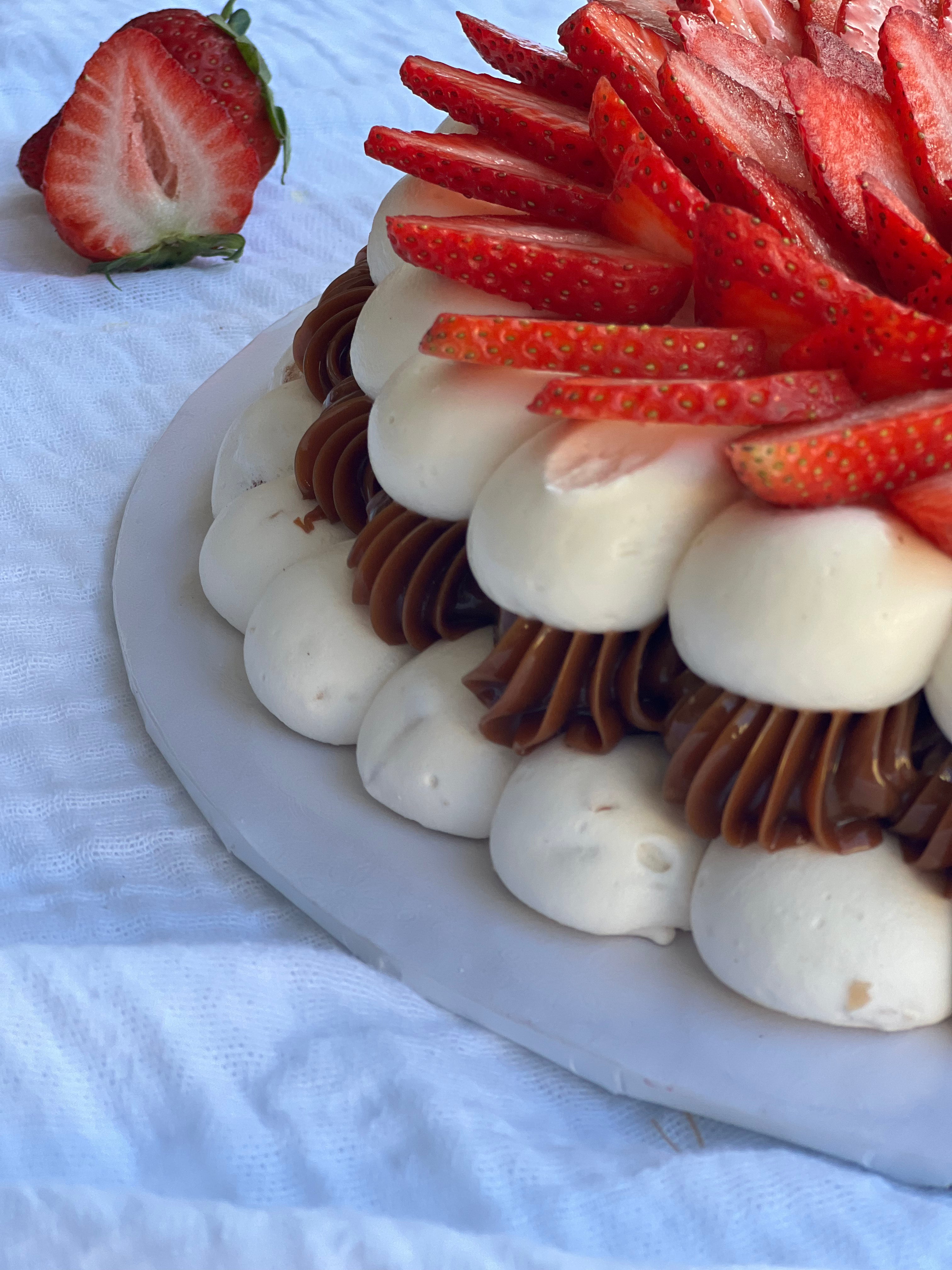 Pavlova Strawberrys