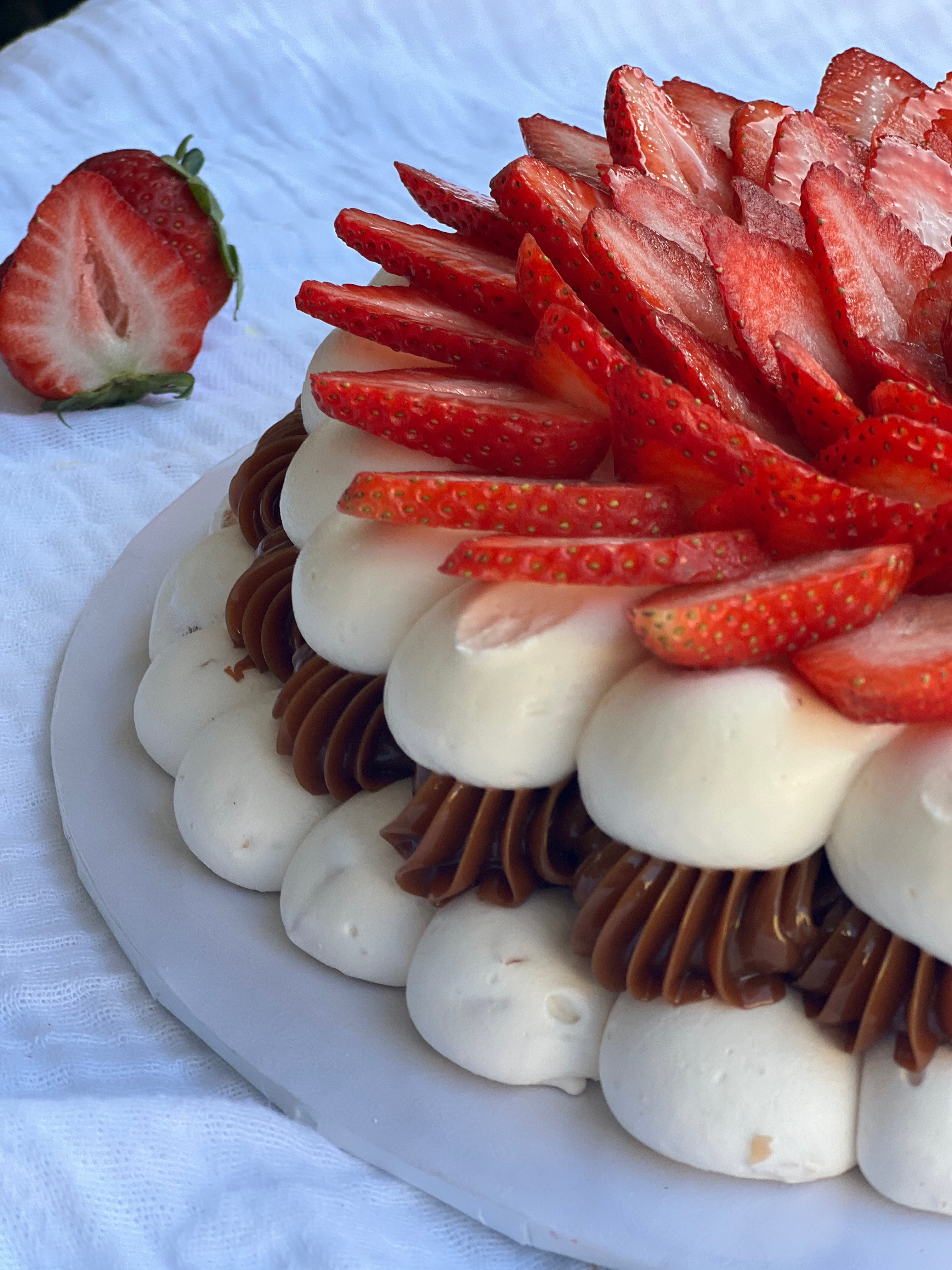 Pavlova Strawberrys