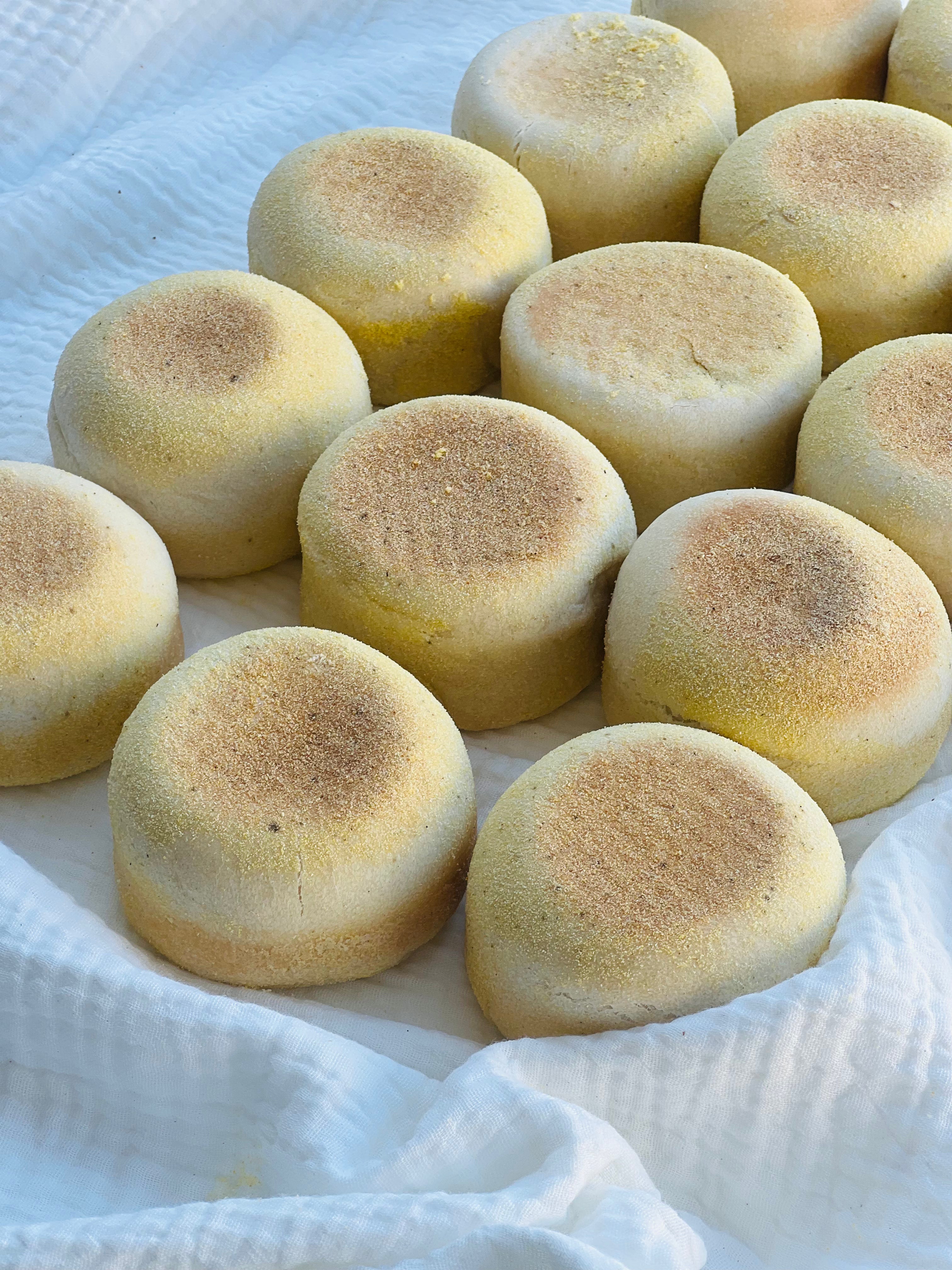 English Muffin Sourdough Bread (6 und)