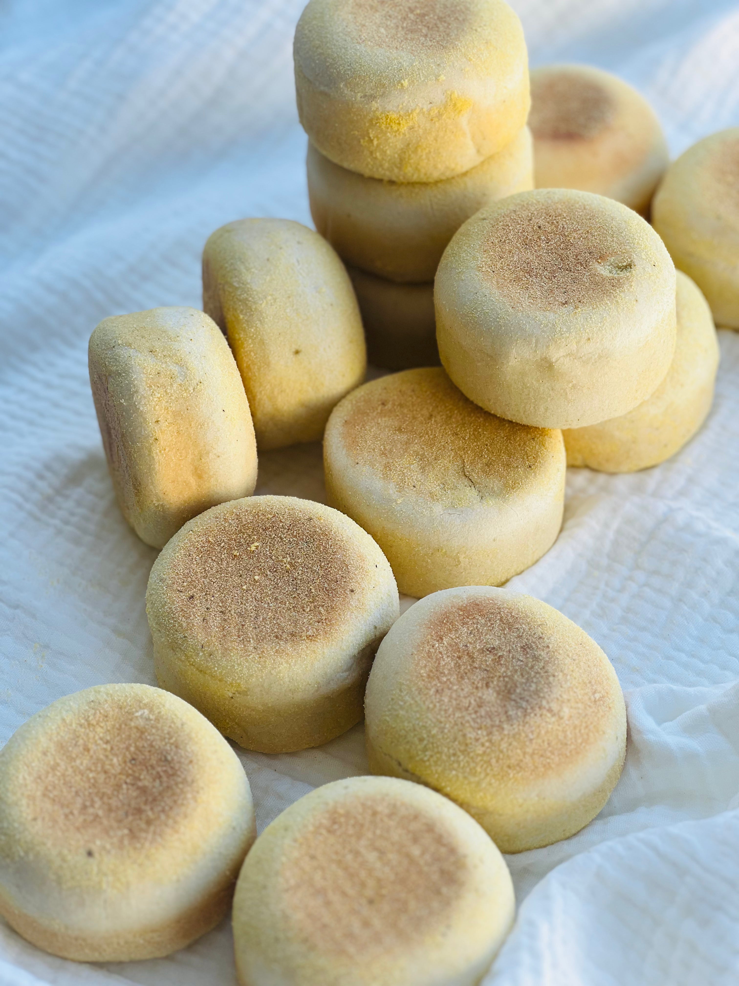 English Muffin Sourdough Bread (6 und)