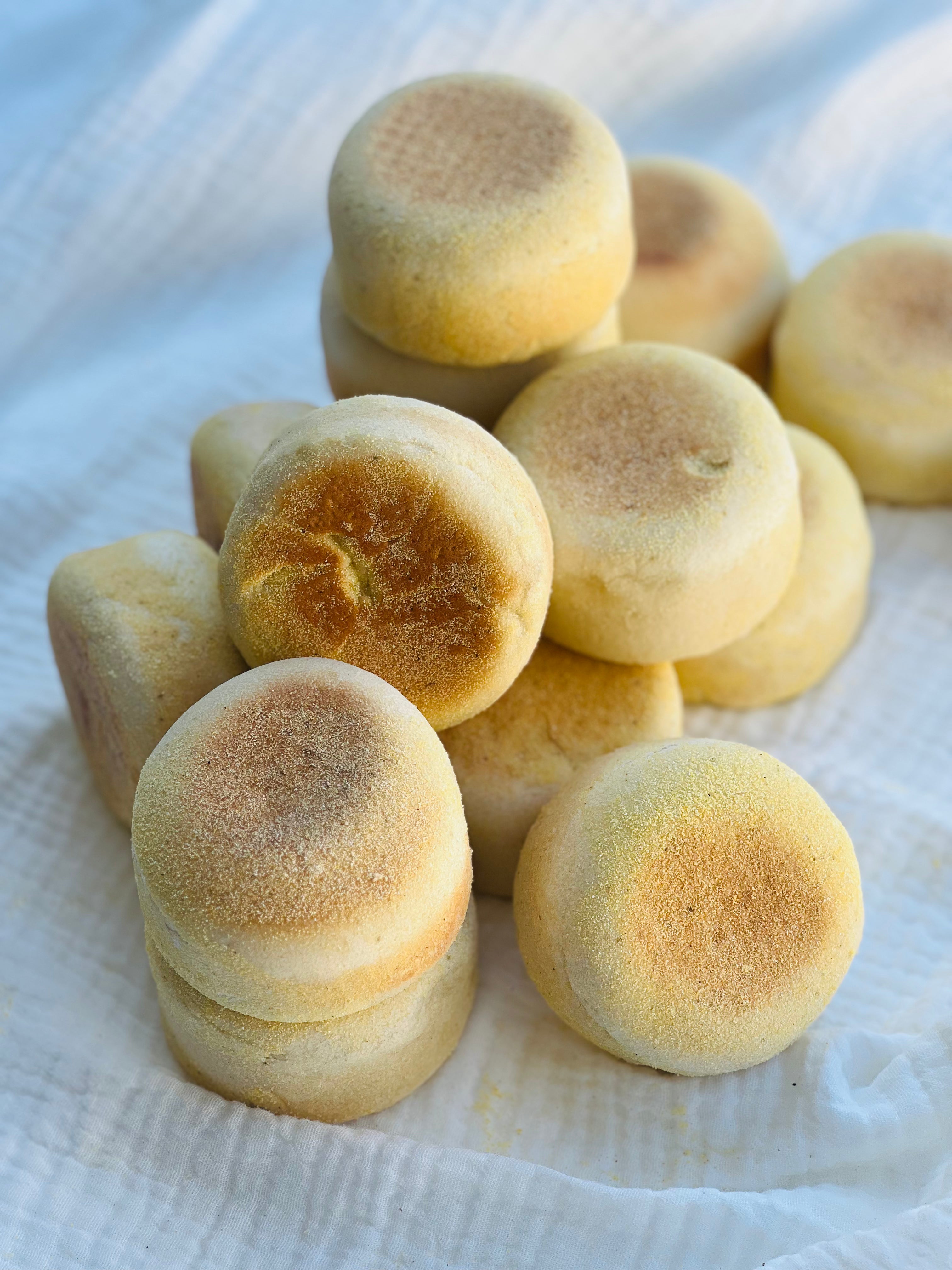 English Muffin Sourdough Bread (6 und)