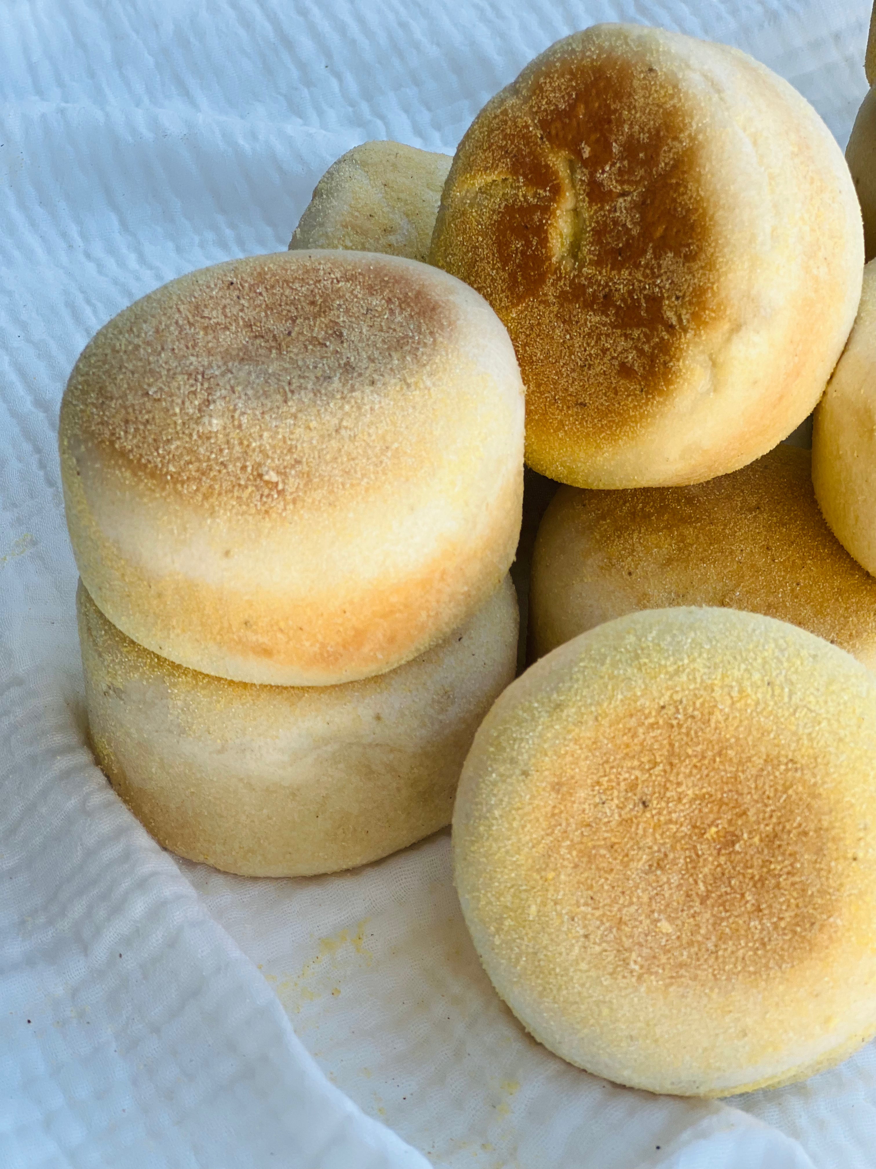 English Muffin Sourdough Bread (6 und)
